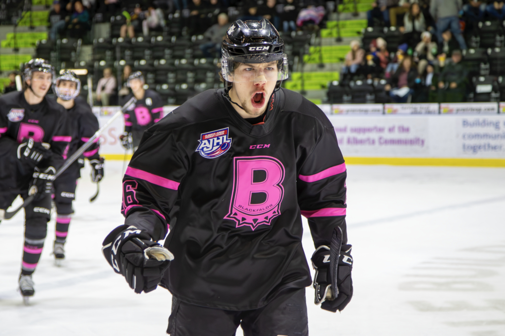 Dakota MacIntosh commits to the Warriors BVM Sports