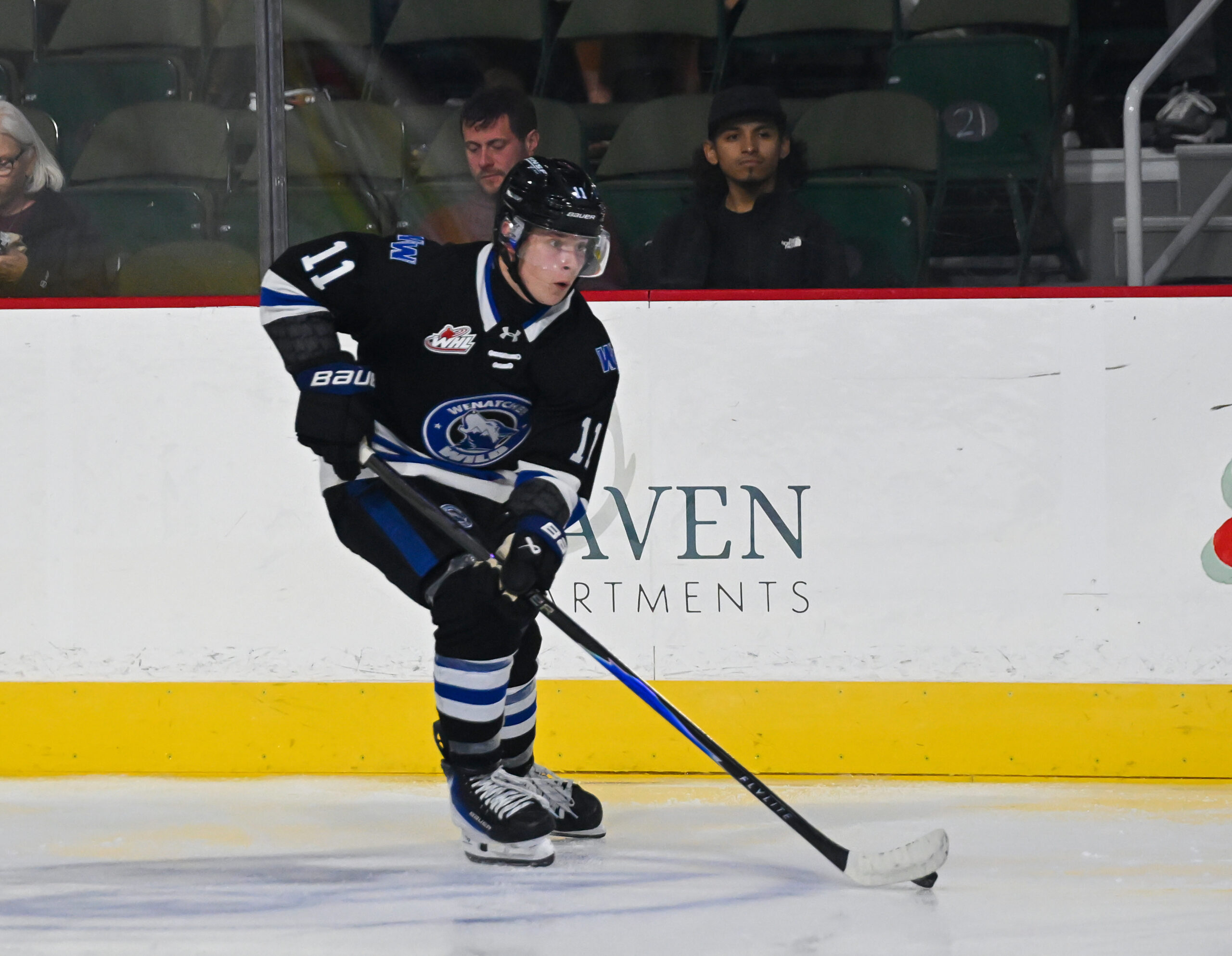 wild-royals-100325-0170